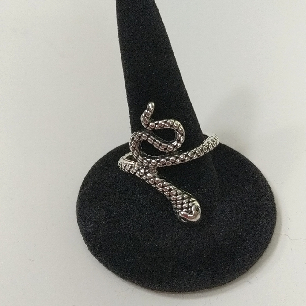 Snake Serpent Reptile Ring Silver w/Black Accent NWOT